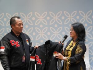 jasa vendor konveksi jaket varsity